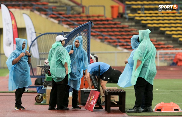 Trận đấu của Hà Nội FC trên đất Malaysia bị huỷ đột ngột chỉ sau 1 hiệp đấu - Ảnh 4. Trận đấu của Hà Nội FC trên đất Malaysia bị huỷ đột ngột chỉ sau 1 hiệp đấu - Ảnh 4.