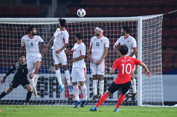 U23 Hàn Quốc vào bán kết U23 châu Á 2020 đầy kịch tính bằng siêu phẩm ở phút cuối cùng - Ảnh 1. U23 Hàn Quốc vào bán kết U23 châu Á 2020 đầy kịch tính bằng siêu phẩm ở phút cuối cùng - Ảnh 1.