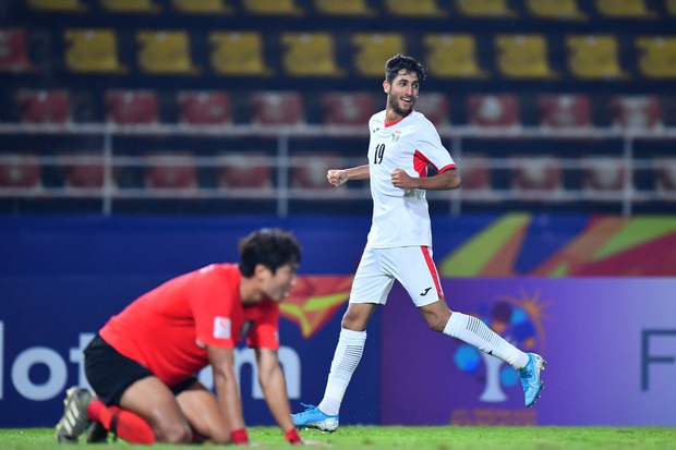 U23 Hàn Quốc vào bán kết U23 châu Á 2020 đầy kịch tính bằng siêu phẩm ở phút cuối cùng - Ảnh 7. U23 Hàn Quốc vào bán kết U23 châu Á 2020 đầy kịch tính bằng siêu phẩm ở phút cuối cùng - Ảnh 7.