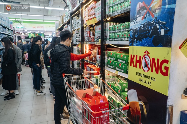 Thị trường bia rượu đìu hiu, giảm đến 25% sau Nghị định 100: Tết này biếu nhau... nước giải khát! - Ảnh 6. Thị trường bia rượu đìu hiu, giảm đến 25% sau Nghị định 100: Tết này biếu nhau... nước giải khát! - Ảnh 6.
