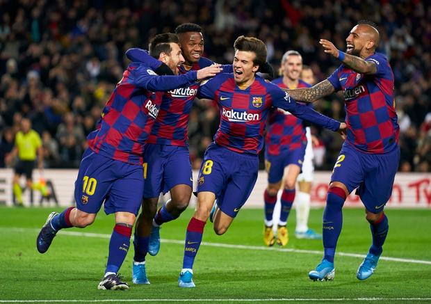 Mừng thầy mới ra mắt, Messi tặng ngay một bàn thắng bằng vàng giúp Barcelona đòi lại ngôi đầu từ tay đại kình địch - Ảnh 8. Mừng thầy mới ra mắt, Messi tặng ngay một bàn thắng bằng vàng giúp Barcelona đòi lại ngôi đầu từ tay đại kình địch - Ảnh 8.