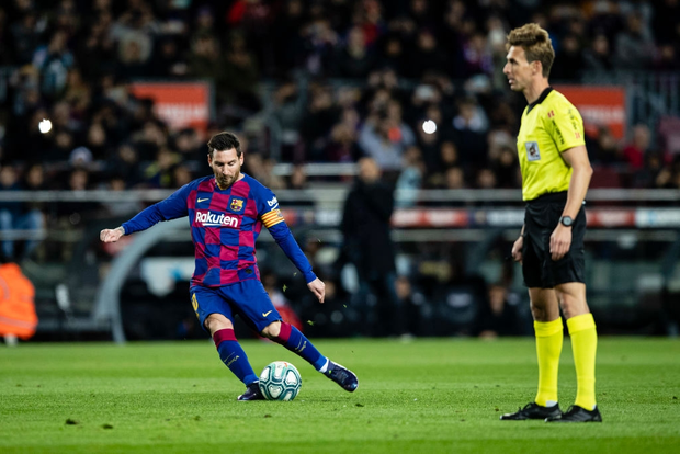 Mừng thầy mới ra mắt, Messi tặng ngay một bàn thắng bằng vàng giúp Barcelona đòi lại ngôi đầu từ tay đại kình địch - Ảnh 3. Mừng thầy mới ra mắt, Messi tặng ngay một bàn thắng bằng vàng giúp Barcelona đòi lại ngôi đầu từ tay đại kình địch - Ảnh 3.