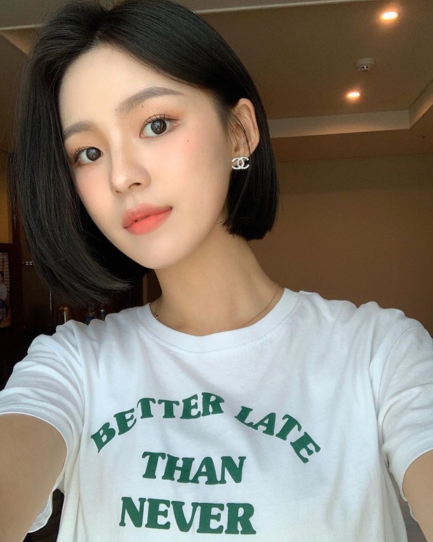 6 tips nàng nào cũng cần ghim nhanh nếu muốn lớp makeup “đẹp banh” dù đi chúc Tết cả ngày - Ảnh 4. 6 tips nàng nào cũng cần ghim nhanh nếu muốn lớp makeup “đẹp banh” dù đi chúc Tết cả ngày - Ảnh 4.