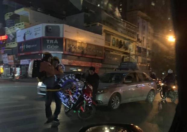 Tài xế Bebike làm cô gái chấn thương đưa vào viện xong lẩn khiến nhiều người bức xúc - Ảnh 1.