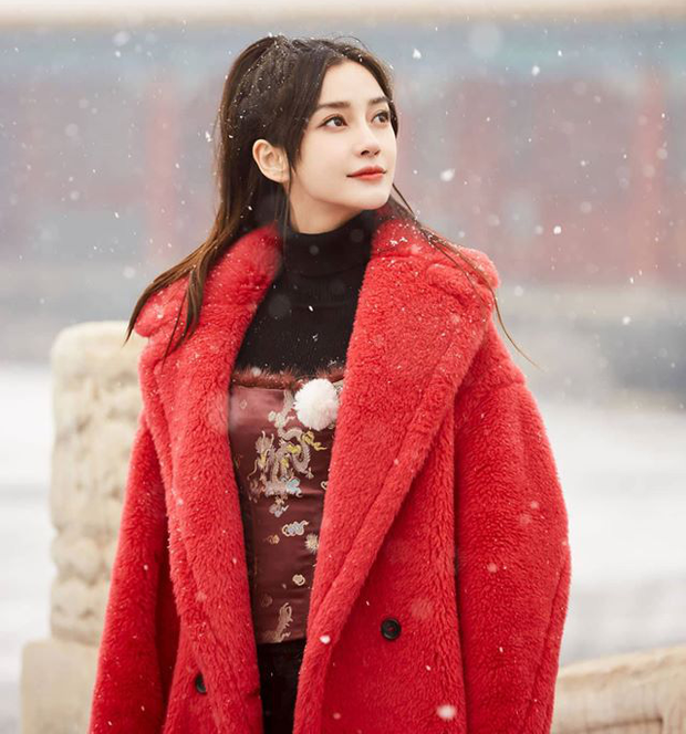Nhìn Địch Lệ Nhiệt Ba, Angela Baby… mà học được bao kiểu tóc xinh ngất ngây, giúp nàng tóc dài đẹp suốt Tết này - Ảnh 7. Nhìn Địch Lệ Nhiệt Ba, Angela Baby… mà học được bao kiểu tóc xinh ngất ngây, giúp nàng tóc dài đẹp suốt Tết này - Ảnh 7.