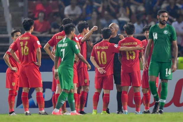  AFC chính thức lên tiếng về quả penalty tranh cãi khiến U23 Thái Lan bị loại ở giải châu Á - Ảnh 1.