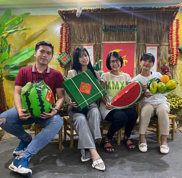 Trải qua hơn hai mươi mùa festival Âm lịch, dàn tuyển thủ vẫn đầy hào hứng khi ngồi bên nồi bánh chưng xanh - Ảnh 3. Trải qua hơn hai mươi mùa festival Âm lịch, dàn tuyển thủ vẫn đầy hào hứng khi ngồi bên nồi bánh chưng xanh - Ảnh 3.