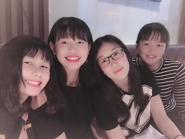 Nàng tiên cá lên bờ, Ánh Viên rắc thính cực ngầu trên chiếc xe đạp hoa - Ảnh 7. Nàng tiên cá lên bờ, Ánh Viên rắc thính cực ngầu trên chiếc xe đạp hoa - Ảnh 7.