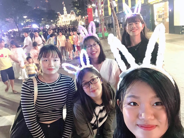 Nàng tiên cá lên bờ, Ánh Viên rắc thính cực ngầu trên chiếc xe đạp hoa - Ảnh 5. Nàng tiên cá lên bờ, Ánh Viên rắc thính cực ngầu trên chiếc xe đạp hoa - Ảnh 5.
