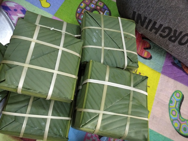 Tuổi thơ ùa về trong nồi bánh chưng: ai cũng phải gói thêm một chiếc nhỏ xíu, có nhà toang luôn cả nồi vì luộc cháy - Ảnh 11.