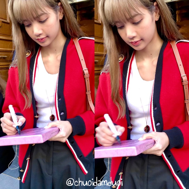 Gặp Rosé 5 lần, Lisa, Jennie hay Jessica, Sooyoung (SNSD) đều đã tay bắt mặt mừng: đọc ngay nhật ký fangirl số 1 Việt Nam để hưởng ké chút may mắn nào! - Ảnh 12. Gặp Rosé 5 lần, Lisa, Jennie hay Jessica, Sooyoung (SNSD) đều đã tay bắt mặt mừng: đọc ngay nhật ký fangirl số 1 Việt Nam để hưởng ké chút may mắn nào! - Ảnh 12.