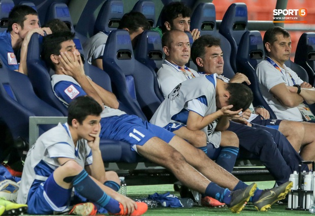 Tuột HCĐ U23 châu Á 2020, đương kim vô địch Uzbekistan càng đau đớn khi đã mất luôn tấm vé cuối cùng đến ngày hội thể thao lớn nhất hành tinh - Ảnh 7. Tuột HCĐ U23 châu Á 2020, đương kim vô địch Uzbekistan càng đau đớn khi đã mất luôn tấm vé cuối cùng đến ngày hội thể thao lớn nhất hành tinh - Ảnh 7.