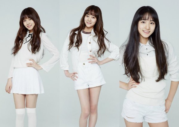 5 girlgroup ra mắt 2020: Gà SM giấu kĩ đội hình, nhóm tái cấu trúc hậu debut thất bại, em gái MAMAMOO tiềm năng với nhiều màn cover ấn tượng - Ảnh 1. 5 girlgroup ra mắt 2020: Gà SM giấu kĩ đội hình, nhóm tái cấu trúc hậu debut thất bại, em gái MAMAMOO tiềm năng với nhiều màn cover ấn tượng - Ảnh 1.