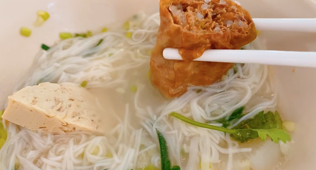 Không phải bánh tét hay thịt kho, mùng 1 Tết nhà Thuỷ Tiên - Công Vinh là phải ăn món mì đặc biệt này để cầu may mắn - Ảnh 4. Không phải bánh tét hay thịt kho, mùng 1 Tết nhà Thuỷ Tiên - Công Vinh là phải ăn món mì đặc biệt này để cầu may mắn - Ảnh 4.