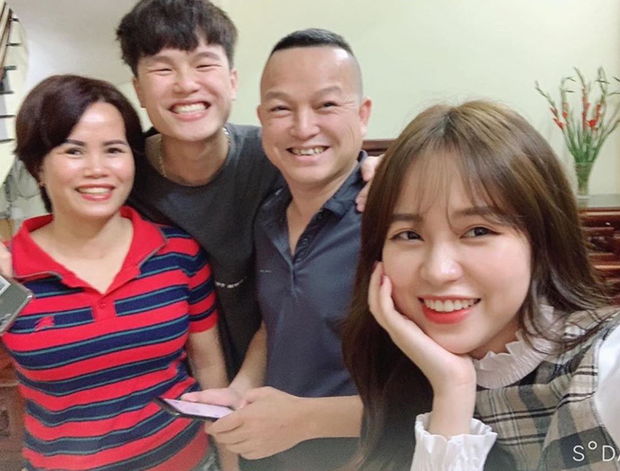 Khoảnh khắc sum vầy ngày đầu năm mới của loạt trai xinh gái đẹp, nổi nhất vẫn là liên minh 3 hot family đứng đầu MXH - Ảnh 7. Khoảnh khắc sum vầy ngày đầu năm mới của loạt trai xinh gái đẹp, nổi nhất vẫn là liên minh 3 hot family đứng đầu MXH - Ảnh 7.