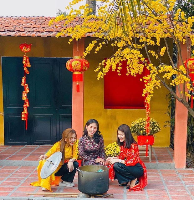 Khoảnh khắc sum vầy ngày đầu năm mới của loạt trai xinh gái đẹp, nổi nhất vẫn là liên minh 3 hot family đứng đầu MXH - Ảnh 4. Khoảnh khắc sum vầy ngày đầu năm mới của loạt trai xinh gái đẹp, nổi nhất vẫn là liên minh 3 hot family đứng đầu MXH - Ảnh 4.