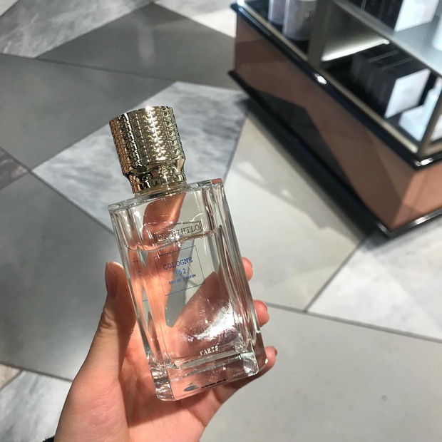 Bất ngờ khi biết những loại nước hoa mà phụ nữ Pháp yêu thích nhất, cũng là gợi ý cực hay để diện dịp đầu Xuân - Ảnh 6. Bất ngờ khi biết những loại nước hoa mà phụ nữ Pháp yêu thích nhất, cũng là gợi ý cực hay để diện dịp đầu Xuân - Ảnh 6.
