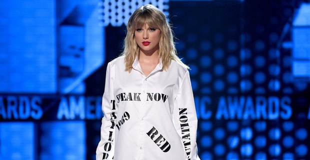 Sát giờ G, Grammy 2020 nhận cả rổ phốt: Taylor Swift đến vợ chồng Beyoncé và Jay-Z cạch mặt, phân biệt đối xử BTS, bị người trong cuộc bóc mẽ! - Ảnh 1. Sát giờ G, Grammy 2020 nhận cả rổ phốt: Taylor Swift đến vợ chồng Beyoncé và Jay-Z cạch mặt, phân biệt đối xử BTS, bị người trong cuộc bóc mẽ! - Ảnh 1.
