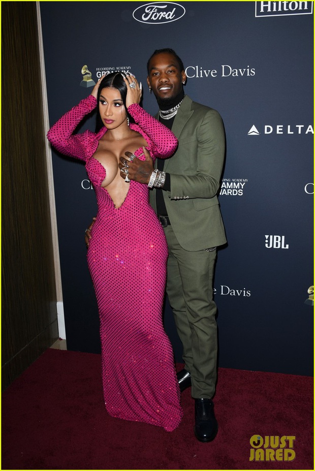 Pre-Grammys red carpet: Cardi B shows off her eye-catching bust with an awkward pose, Avril Lavigne and Miss World compete fiercely - Photo 3.