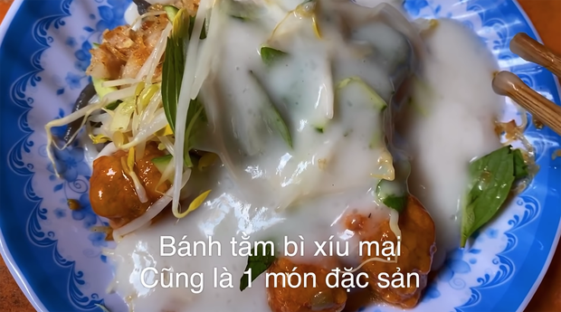 Bỏ 5 tỷ tậu biệt thự là phải như Thuỷ Tiên: chọn luôn căn đối diện chợ, sáng đi 30 giây là ăn được cả chục món ngon khác nhau - Ảnh 13.