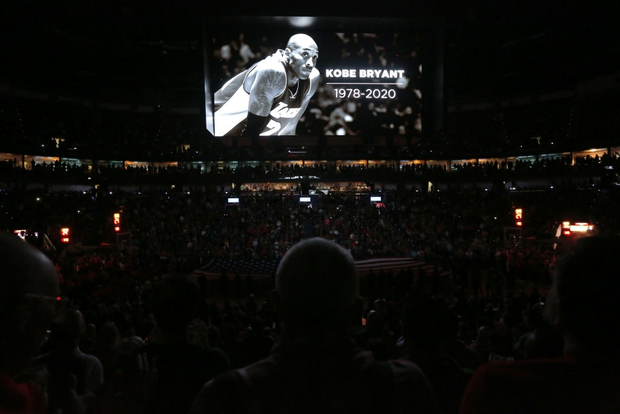 Những giọt nước mắt lăn dài tại NBA trong ngày huyền thoại Kobe Bryant vẫy tay từ biệt - Ảnh 2. Những giọt nước mắt lăn dài tại NBA trong ngày huyền thoại Kobe Bryant vẫy tay từ biệt - Ảnh 2.