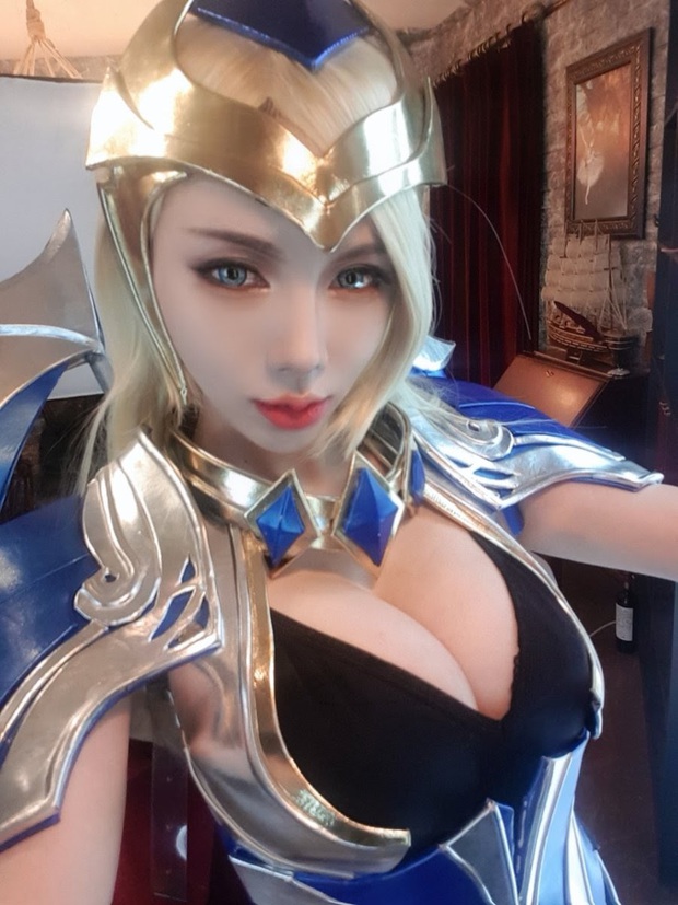 Khó thở trước vòng một trễ nải của cô nàng cosplayer Hàn Quốc, đã là nam nhân thì phải đứng hình - Ảnh 1.