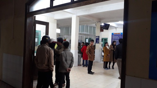 Vụ 3 mẹ con cô giáo thương vong: Đã xác định nghi phạm, đang cầm súng bỏ trốn - Ảnh 2. Vụ 3 mẹ con cô giáo thương vong: Đã xác định nghi phạm, đang cầm súng bỏ trốn - Ảnh 2.