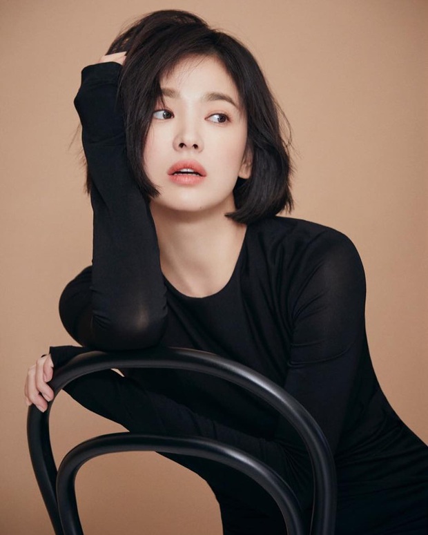 Tuyệt chiêu tô son để có được bờ môi gợi cảm mời gọi như Song Hye Kyo - Ảnh 1. Tuyệt chiêu tô son để có được bờ môi gợi cảm mời gọi như Song Hye Kyo - Ảnh 1.