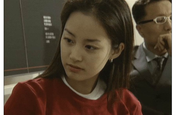 Loạt khoảnh khắc thời sinh viên của Kim Tae Hee bất ngờ hot, netizen tán tụng Đệ nhất mỹ nhân đẹp tự nhiên xứ Hàn là đây - Ảnh 6.