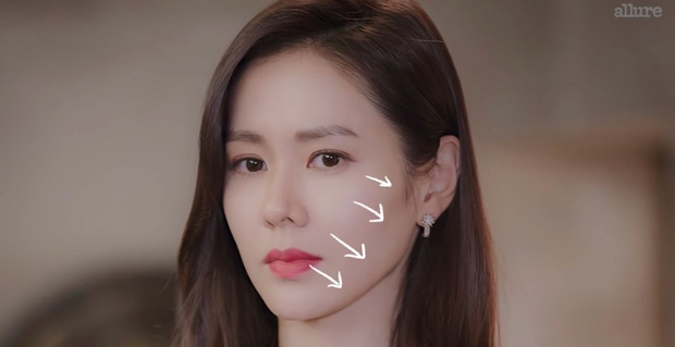 Thì ra bí kíp đánh nền mỏng nhẹ lại gọn mặt của Son Ye Jin lại chỉ đơn giản là mix 2 màu foundation lại với nhau - Ảnh 6. Thì ra bí kíp đánh nền mỏng nhẹ lại gọn mặt của Son Ye Jin lại chỉ đơn giản là mix 2 màu foundation lại với nhau - Ảnh 6.