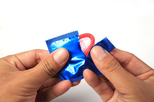 Đang trong cuộc vui, bỗng thấy bao cao su biến mất, có nên hoảng sợ hay bạn cần làm gì? - Ảnh 1. Đang trong cuộc vui, bỗng thấy bao cao su biến mất, có nên hoảng sợ hay bạn cần làm gì? - Ảnh 1.