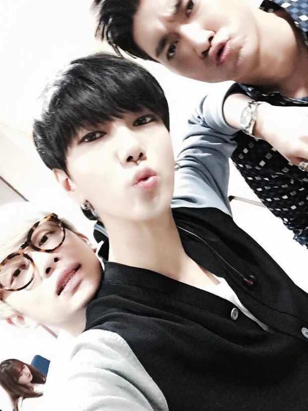 Yesung (Super Junior) từng muốn phẫu thuật thẩm mỹ để có đôi mắt giống Heechul & Siwon - Ảnh 2. Yesung (Super Junior) từng muốn phẫu thuật thẩm mỹ để có đôi mắt giống Heechul & Siwon - Ảnh 2.