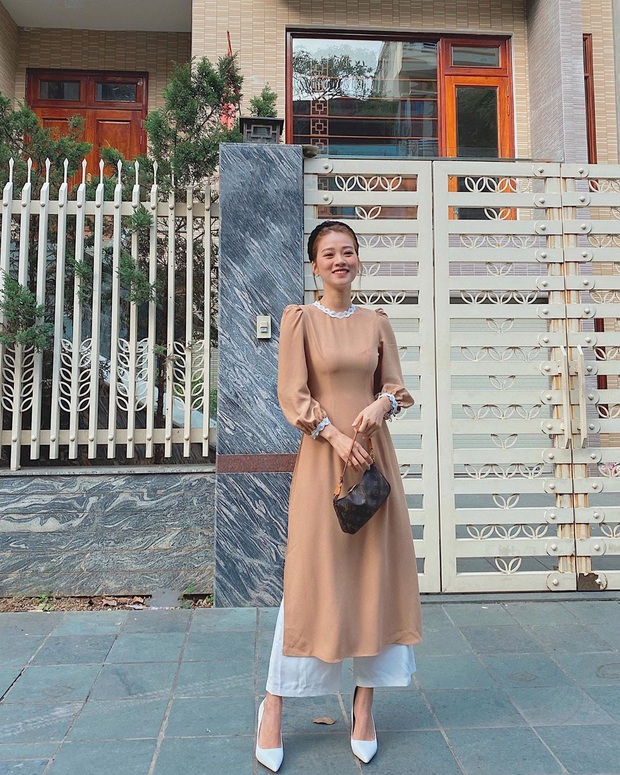 Street style Tết của hội hot girl sành mặc Instagram: Dù diện áo dài hay váy áo kiểu cách cũng đều sang chảnh, xinh tươi hết nút - Ảnh 2. Street style Tết của hội hot girl sành mặc Instagram: Dù diện áo dài hay váy áo kiểu cách cũng đều sang chảnh, xinh tươi hết nút - Ảnh 2.