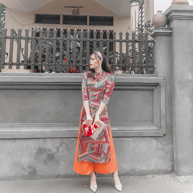 Street style Tết của hội hot girl sành mặc Instagram: Dù diện áo dài hay váy áo kiểu cách cũng đều sang chảnh, xinh tươi hết nút - Ảnh 6. Street style Tết của hội hot girl sành mặc Instagram: Dù diện áo dài hay váy áo kiểu cách cũng đều sang chảnh, xinh tươi hết nút - Ảnh 6.
