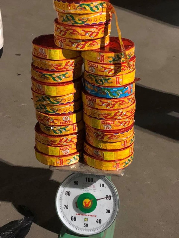 Bắt 20kg pháo trên xe khách từ Móng Cái về Thanh Hoá - Ảnh 2.