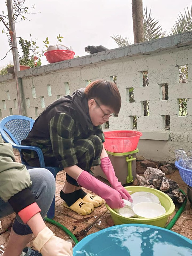 Đời không như là mơ: Gia đình hoa dâm bụt 2 thế hệ gặp mặt đầu xuân nhưng cái kết của đội F2 đúng là không như mơ - Ảnh 5.