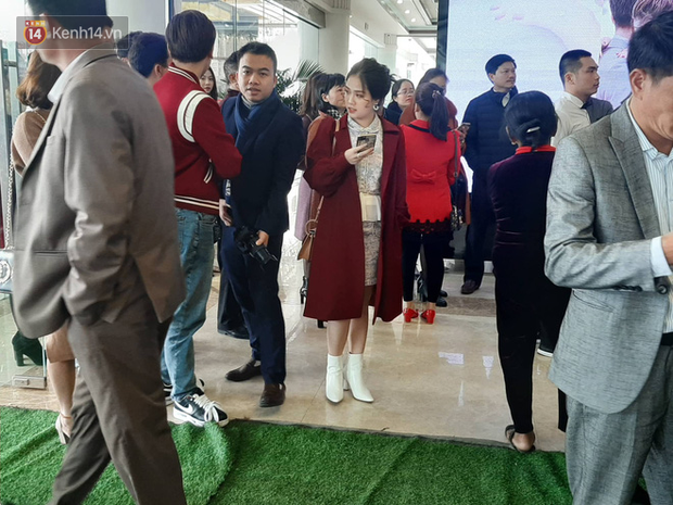 Xịt máu mũi với khoảnh khắc lướt qua của tình tin đồn Quang Hải, càng nhìn càng hiểu sao chiếm được trái tim chàng cầu thủ rồi! - Ảnh 5. Xịt máu mũi với khoảnh khắc lướt qua của tình tin đồn Quang Hải, càng nhìn càng hiểu sao chiếm được trái tim chàng cầu thủ rồi! - Ảnh 5.