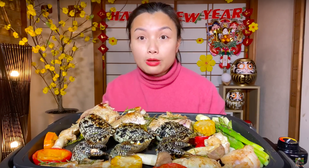 Chưa cần xem nội dung, một thay đổi nhỏ trong vlog mới của Quỳnh Trần JP đã khiến dân tình bừng tỉnh: Chính thức hết Tết! - Ảnh 6. Chưa cần xem nội dung, một thay đổi nhỏ trong vlog mới của Quỳnh Trần JP đã khiến dân tình bừng tỉnh: Chính thức hết Tết! - Ảnh 6.
