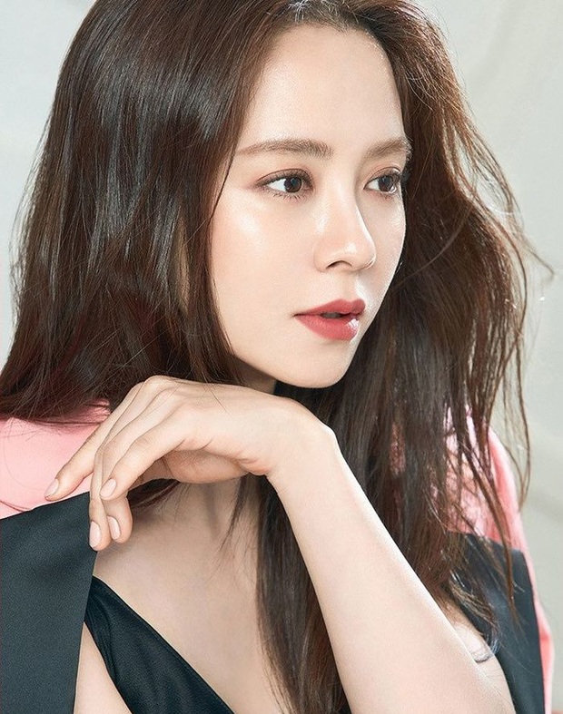 Mợ ngố Song Ji Hyo tái xuất điện ảnh bằng dự án bánh bèo mất tích giật gân đến tận 25 năm? - Ảnh 1.