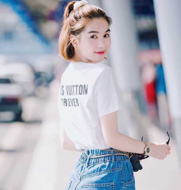 Bí quyết giữ mãi tuổi xuân của Ngọc Trinh chính là nói không với phẫu thuật thẩm mỹ, nhưng sự thật có phải như vậy? - Ảnh 1. Bí quyết giữ mãi tuổi xuân của Ngọc Trinh chính là nói không với phẫu thuật thẩm mỹ, nhưng sự thật có phải như vậy? - Ảnh 1.