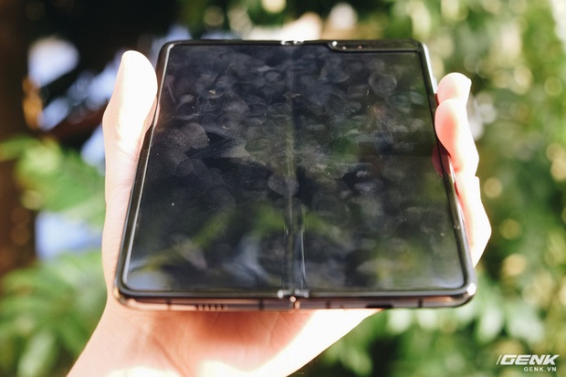 Dùng Galaxy Fold không dán màn hình: Chiếc máy của tôi bây giờ ra sao? - Ảnh 4.