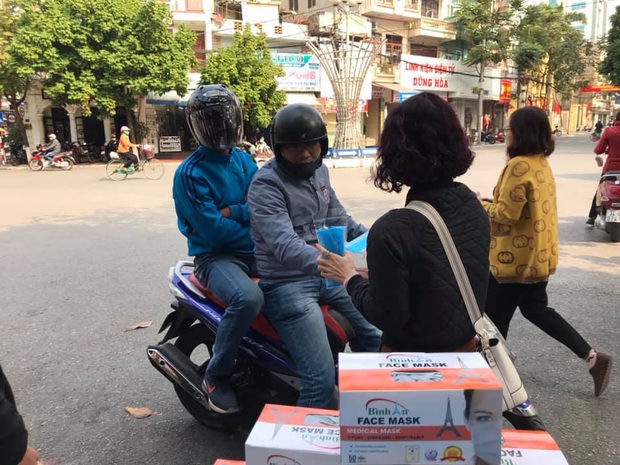 Giá bán trên trời của chiếc khẩu trang mùa bệnh: Đừng làm giàu trên nỗi sợ của người khác - Ảnh 3. Giá bán trên trời của chiếc khẩu trang mùa bệnh: Đừng làm giàu trên nỗi sợ của người khác - Ảnh 3.