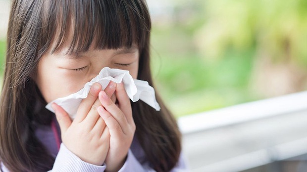 Cách phòng ngừa và bảo vệ trẻ nhỏ trước nguy cơ lây nhiễm virus corona - Ảnh 1.