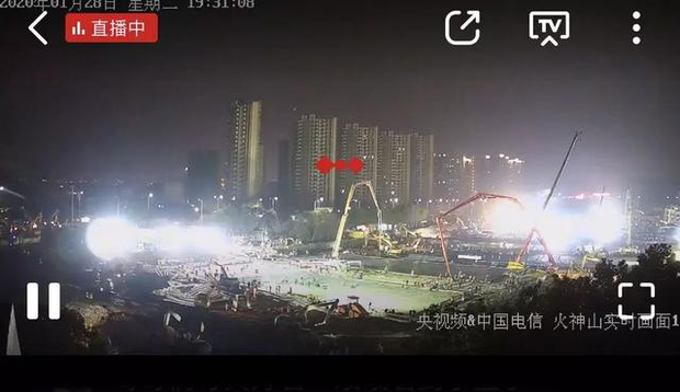 Hàng triệu người Trung Quốc thức trắng đêm xem livestream quá trình xây dựng bệnh viện dã chiến chống virus corona - Ảnh 3.