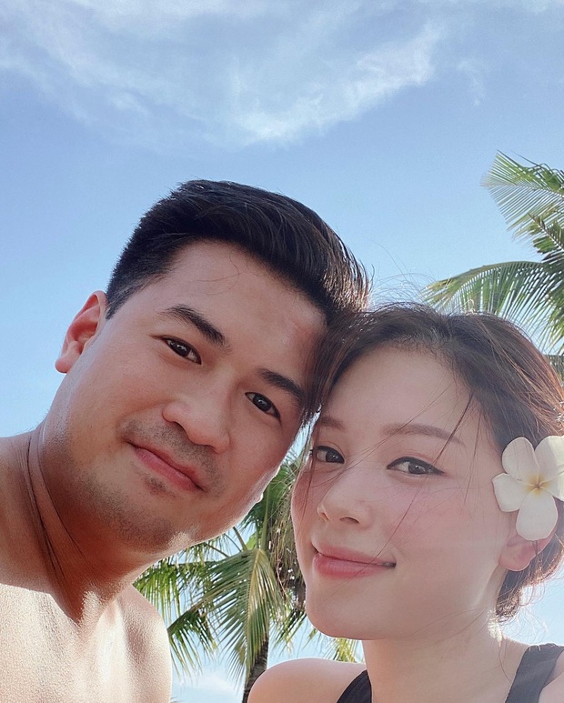 Linh Rin thông báo: Em sẽ yêu anh đến cuối đời sau khi đi chơi Tết tây với gia đình Phillip Nguyễn về - Ảnh 1. Linh Rin thông báo: Em sẽ yêu anh đến cuối đời sau khi đi chơi Tết tây với gia đình Phillip Nguyễn về - Ảnh 1.