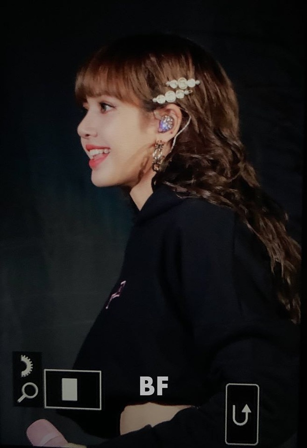 Lisa (BLACKPINK) lần đầu xuất hiện sau lùm xùm bị quấy rối tình dục: Nhìn mà nhẹ lòng! - Ảnh 11.