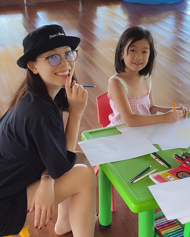 Linh Rin thông báo: Em sẽ yêu anh đến cuối đời sau khi đi chơi Tết tây với gia đình Phillip Nguyễn về - Ảnh 3. Linh Rin thông báo: Em sẽ yêu anh đến cuối đời sau khi đi chơi Tết tây với gia đình Phillip Nguyễn về - Ảnh 3.