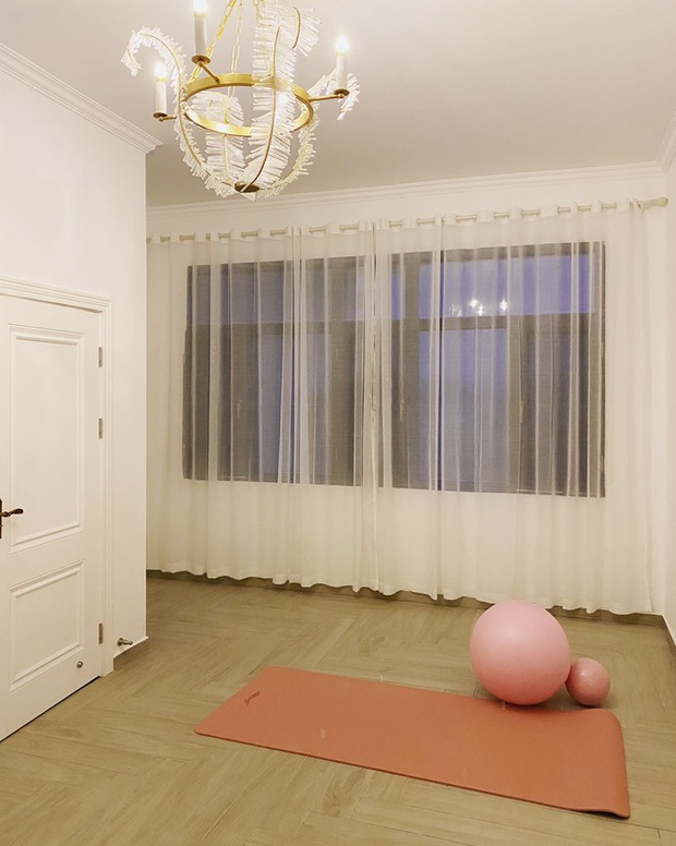 Choáng ngợp trước dinh thự siêu sang của vợ chồng DoinB và Umi - Cặp trai tài gái sắc, giàu có, vẹn toàn nhất LMHT là đây! - Ảnh 9. Choáng ngợp trước dinh thự siêu sang của vợ chồng DoinB và Umi - Cặp trai tài gái sắc, giàu có, vẹn toàn nhất LMHT là đây! - Ảnh 9.