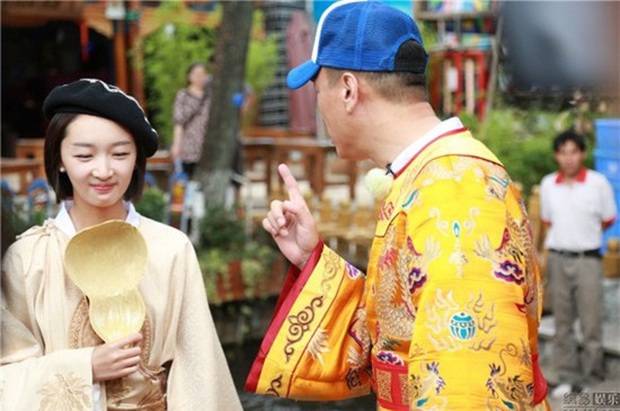 Khổ thân Châu Đông Vũ: Cứ đi show là gây tranh cãi, ăn mì tôm cũng không thoát khỏi thị phi - Ảnh 3. Khổ thân Châu Đông Vũ: Cứ đi show là gây tranh cãi, ăn mì tôm cũng không thoát khỏi thị phi - Ảnh 3.