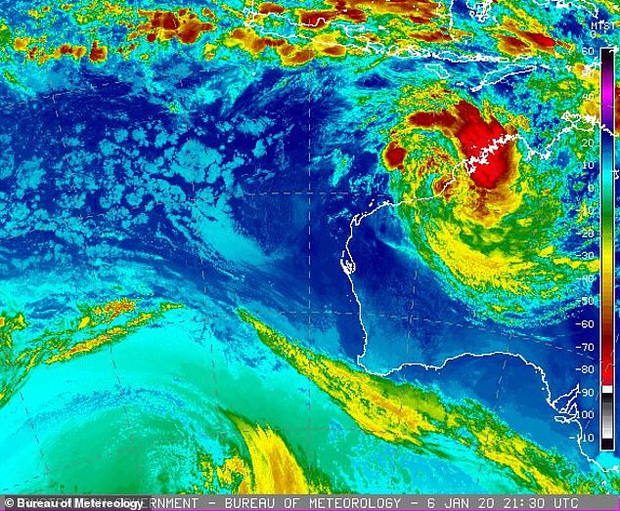 Thảm họa cháy rừng chưa qua, Úc lại đối mặt với thiên tai mới: Cuồng phong tiến vào với sức gió hủy diệt có thể lên tới 125km/h - Ảnh 1.